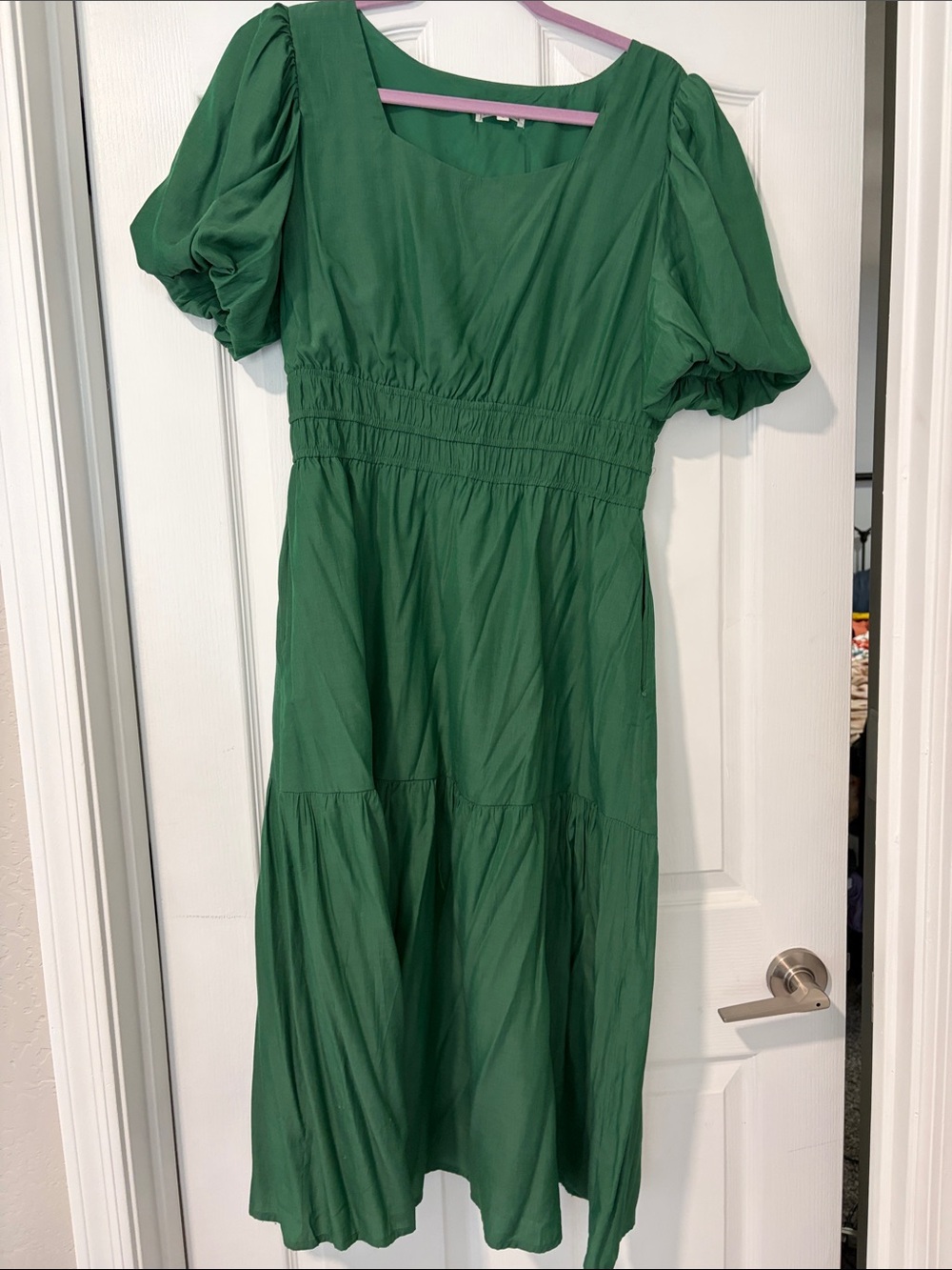 Emerald Puff-Sleeve Midi Dress with Smocked Waist